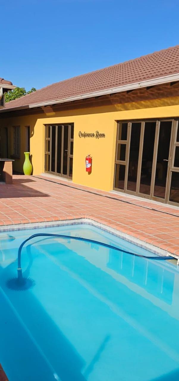 Divine Guest Lodge Rustenburg Esterno foto