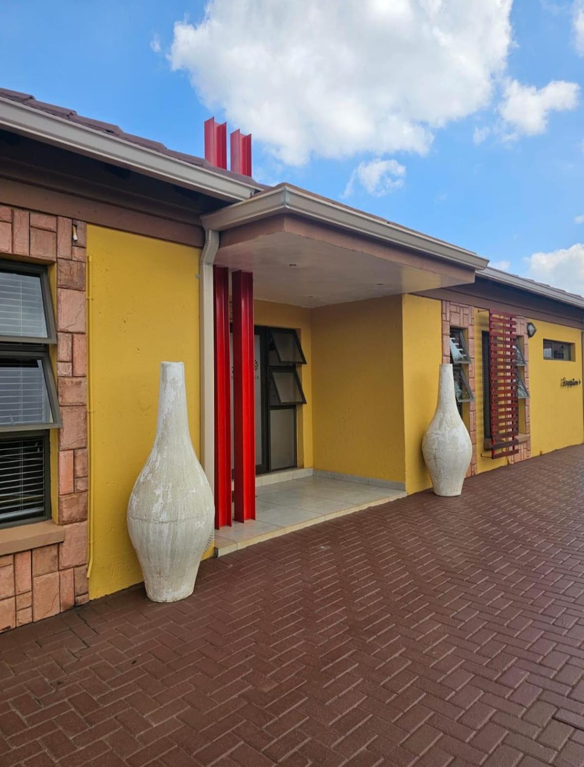 Divine Guest Lodge Rustenburg Esterno foto
