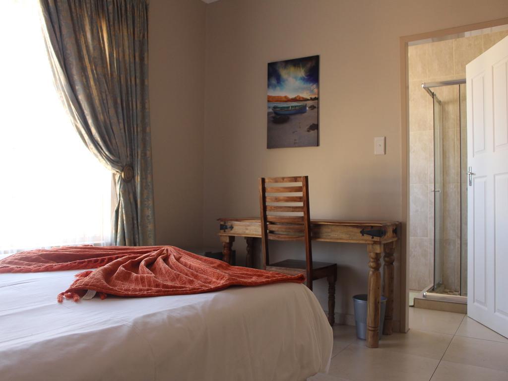 Divine Guest Lodge Rustenburg Esterno foto